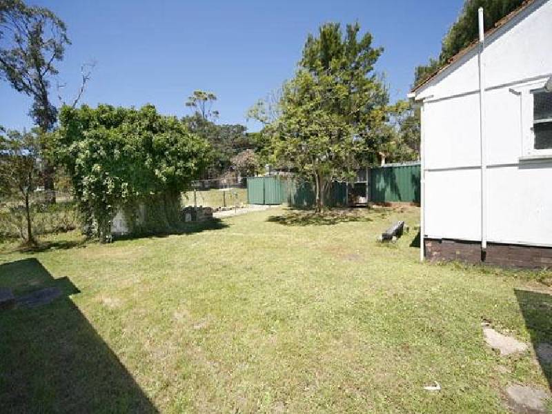 22 THE AVENUE, Bundeena NSW 2230