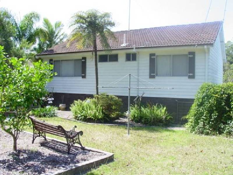 1 WOODFIELD AVENUE, Bundeena NSW 2230