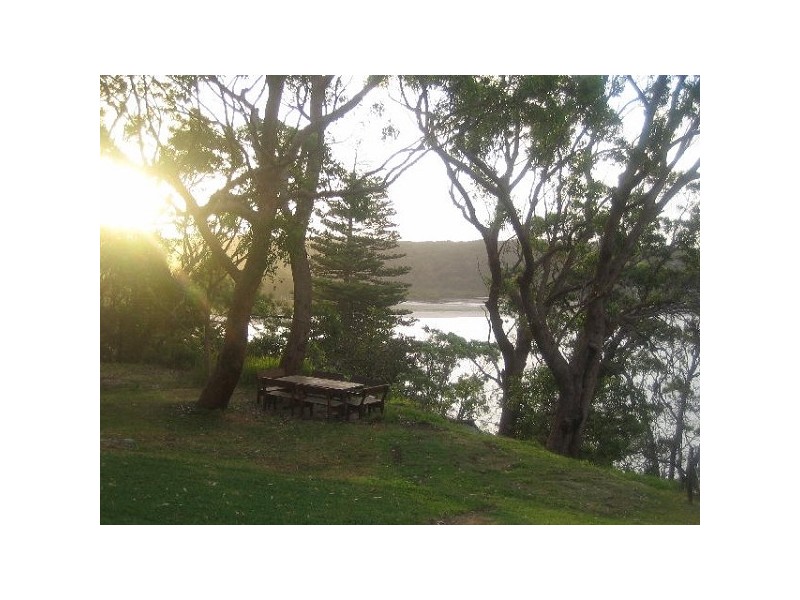 8 SIMPSON ROAD, Bundeena NSW 2230