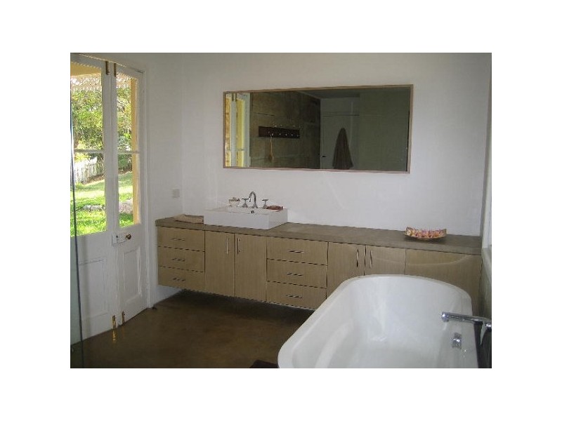 8 SIMPSON ROAD, Bundeena NSW 2230