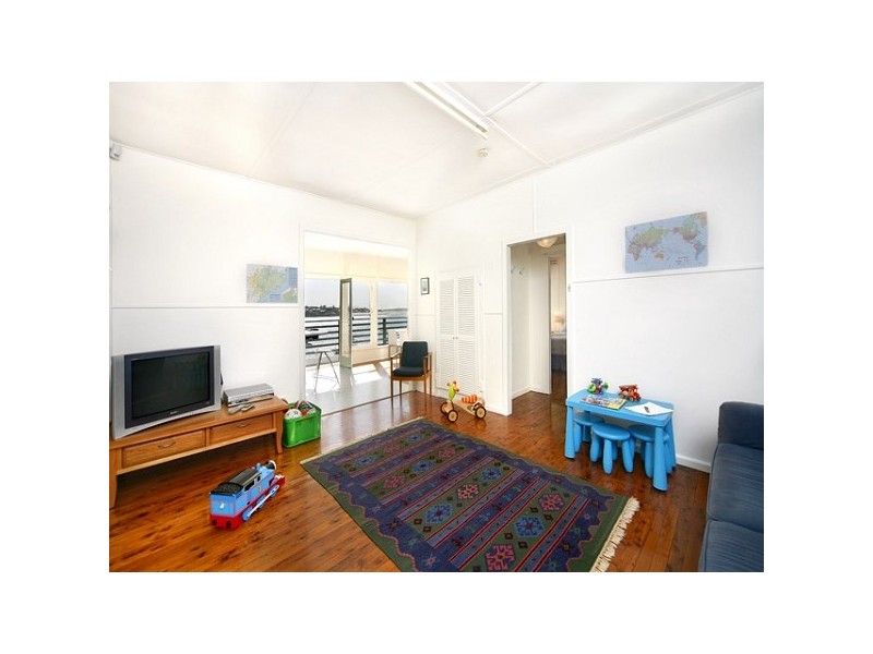 37 THE LAMBETH WALK, Bundeena NSW 2230