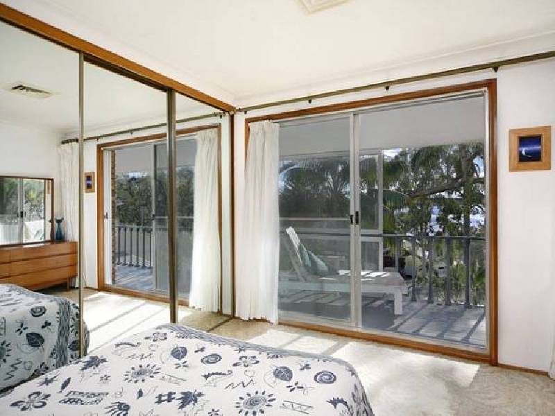 16 CRAMMOND AVENUE, Bundeena NSW 2230