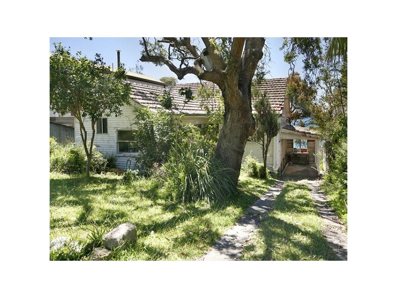 27 CRAMMOND AVENUE, Bundeena NSW 2230