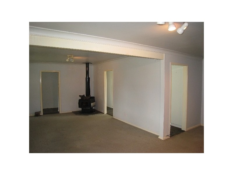 8 BEACHCOMBER AVENUE, Bundeena NSW 2230