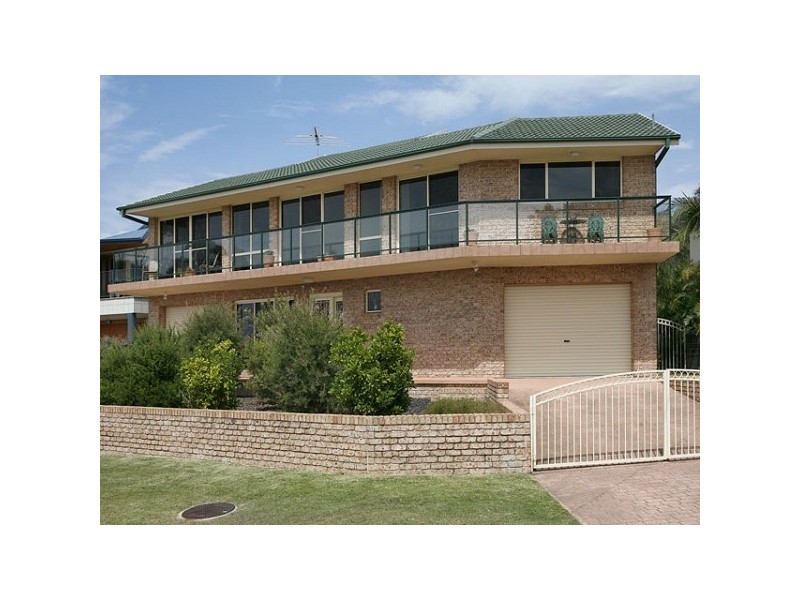 16 NEIL STREET, Bundeena NSW 2230