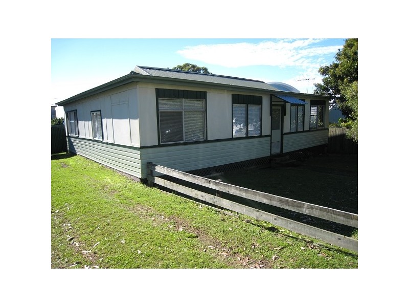 9 LOFTUS STREET, Bundeena NSW 2230