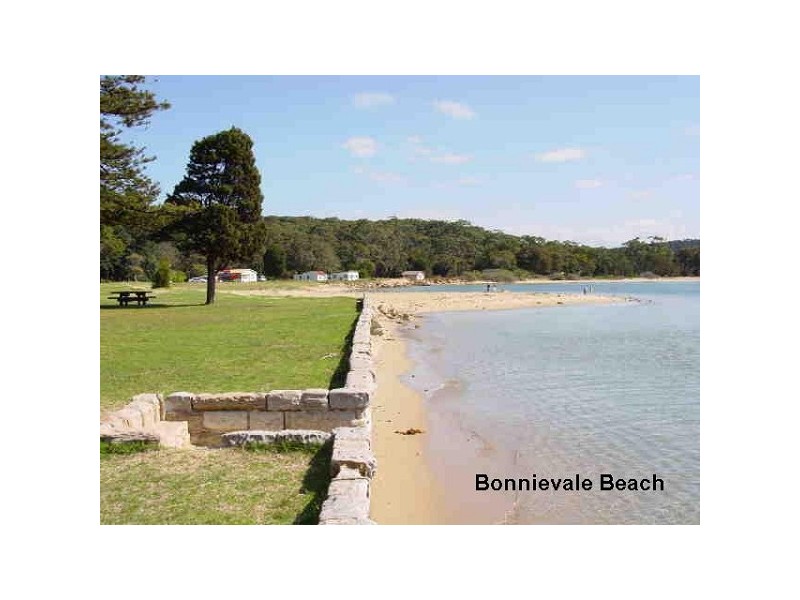 1 WOODFIELD AVENUE, Bundeena NSW 2230