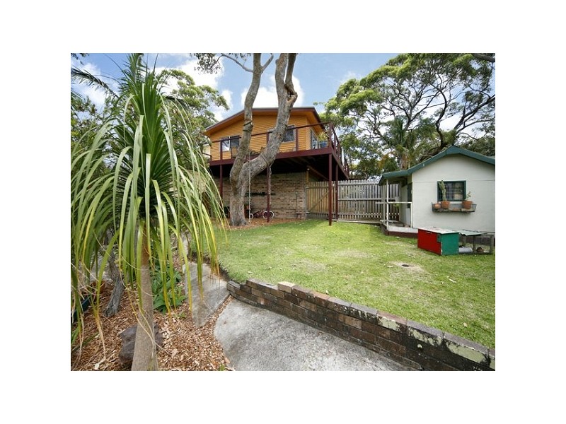 10 KERR AVENUE, Bundeena NSW 2230