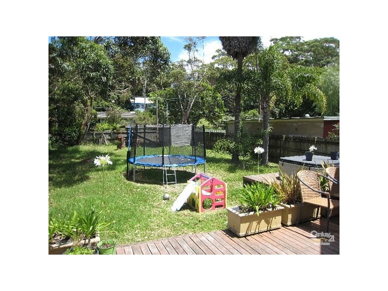 7 THOMPSON STREET, Bundeena NSW 2230