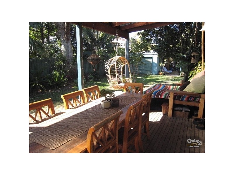 10 THOMPSON STREET, Bundeena NSW 2230