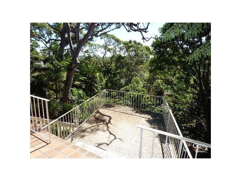 10 WOODFIELD AVENUE, Bundeena NSW 2230