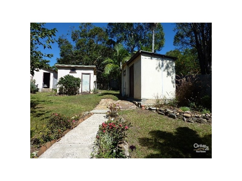 10 WOODFIELD AVENUE, Bundeena NSW 2230