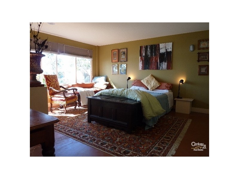 25 CRAMMOND AVENUE, Bundeena NSW 2230