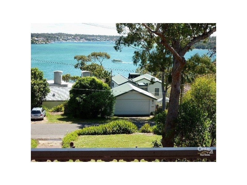 18 CRAMMOND AVENUE, Bundeena NSW 2230