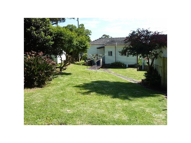 18 LOFTUS STREET, Bundeena NSW 2230