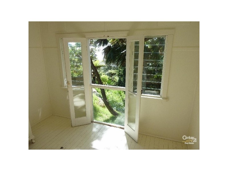 10 SHORT AVENUE, Bundeena NSW 2230