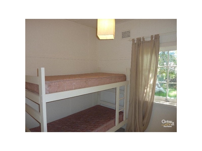 10 SHORT AVENUE, Bundeena NSW 2230