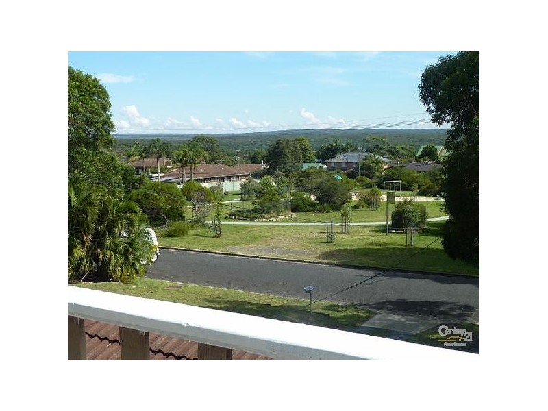 4 BOMBORA AVENUE, Bundeena NSW 2230