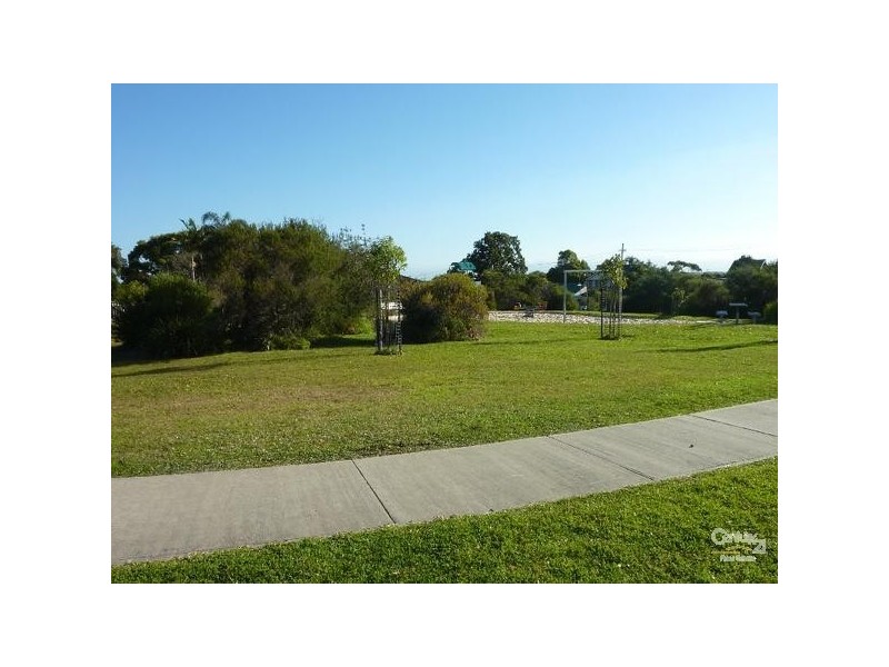 4 BOMBORA AVENUE, Bundeena NSW 2230