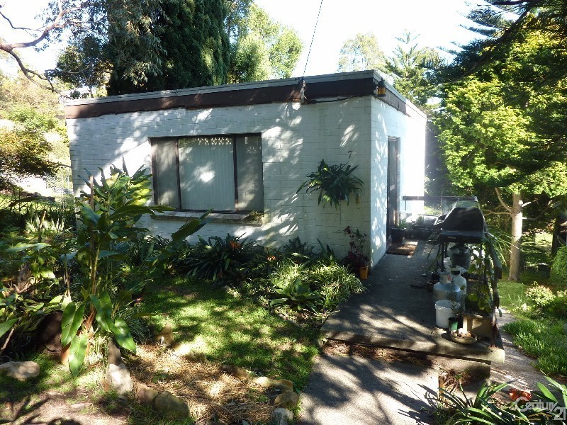 7 ERIC STREET, Bundeena NSW 2230