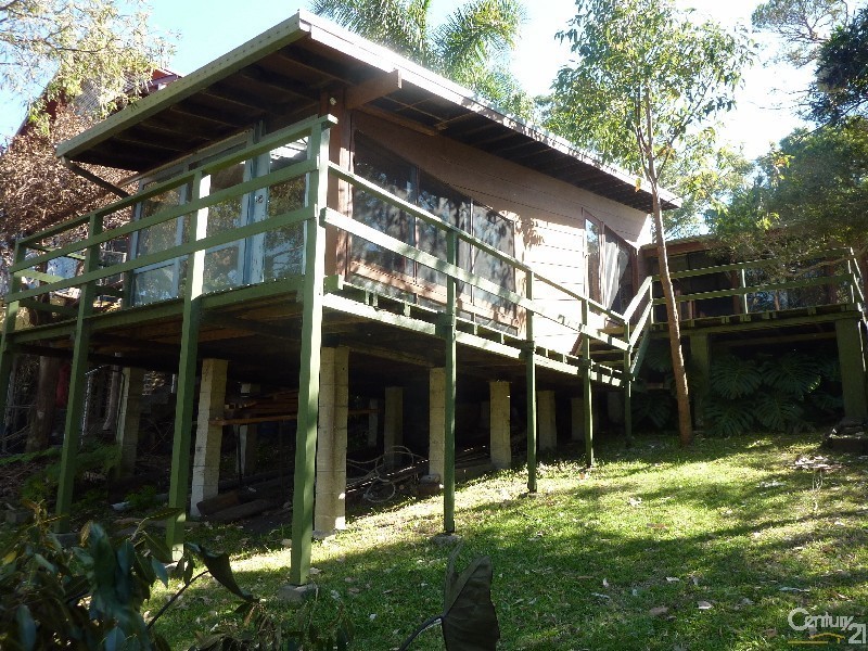 16 PACIFIC CRESCENT, Maianbar NSW 2230