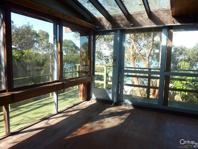 16 PACIFIC CRESCENT, Maianbar NSW 2230