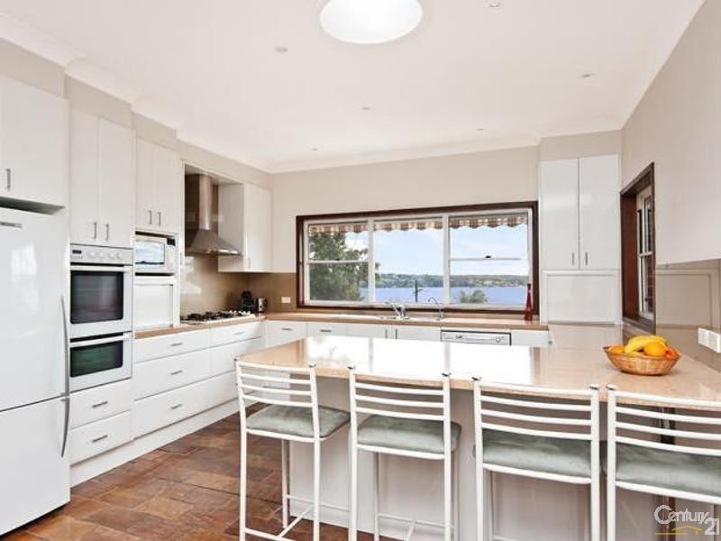 33 LOFTUS STREET, Bundeena NSW 2230