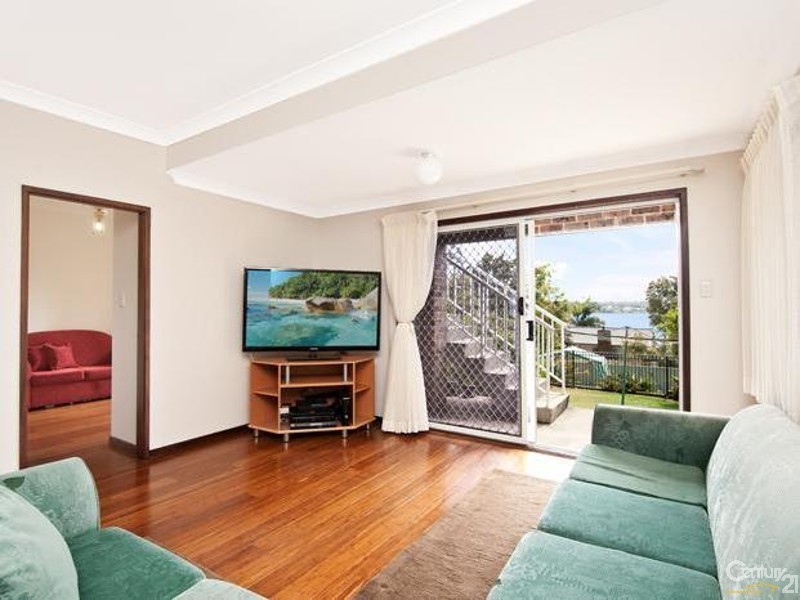 33 LOFTUS STREET, Bundeena NSW 2230