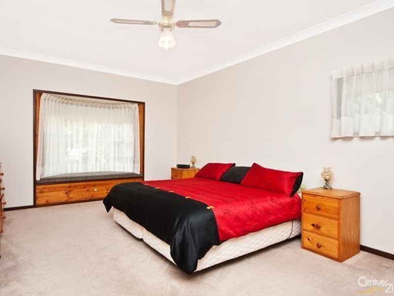 33 LOFTUS STREET, Bundeena NSW 2230