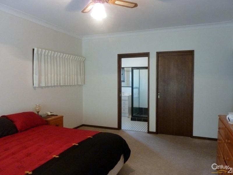 33 LOFTUS STREET, Bundeena NSW 2230