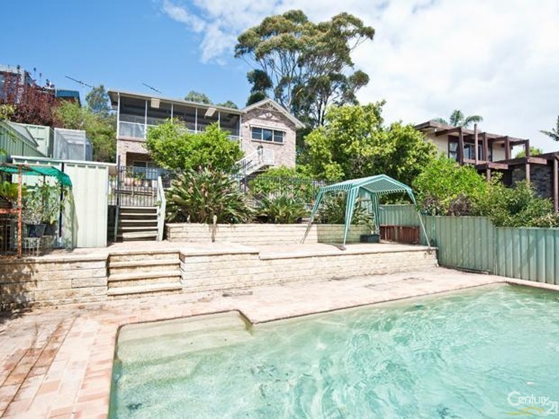 33 LOFTUS STREET, Bundeena NSW 2230