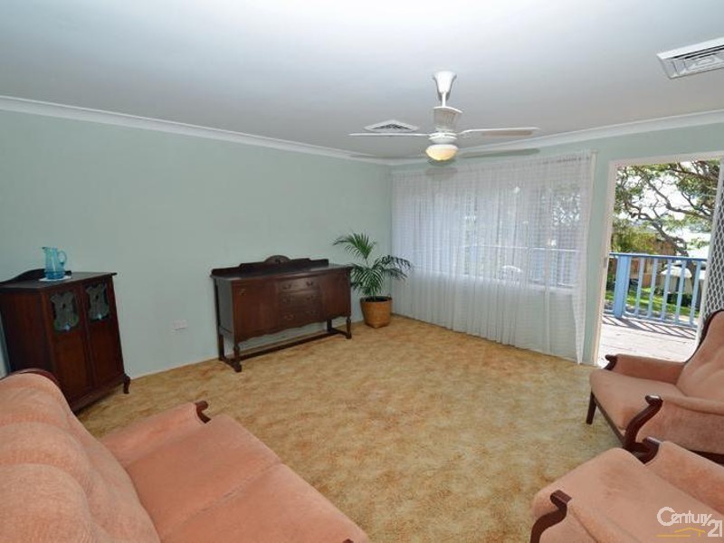 9 SHORT AVENUE, Bundeena NSW 2230