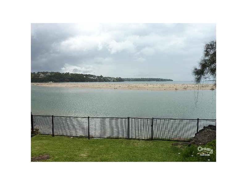 1/37 PACIFIC CRESCENT, Maianbar NSW 2230