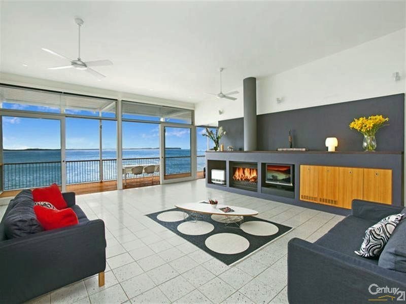 27 Neil Street, Bundeena NSW 2230