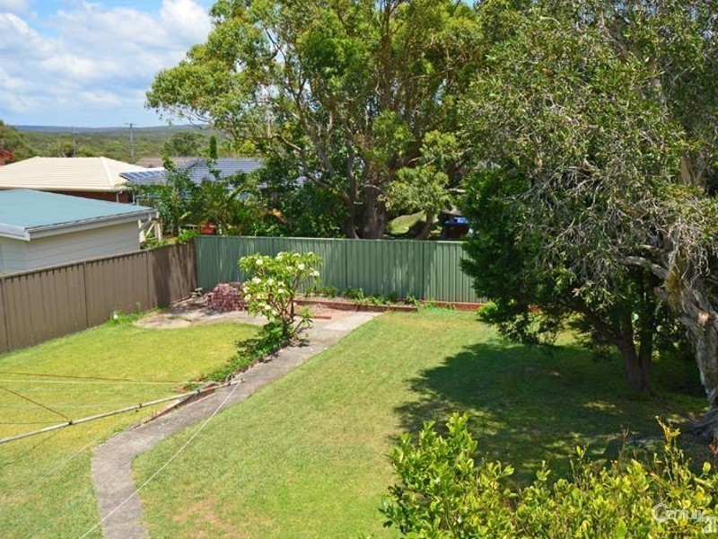 3 BOMBORA AVENUE, Bundeena NSW 2230