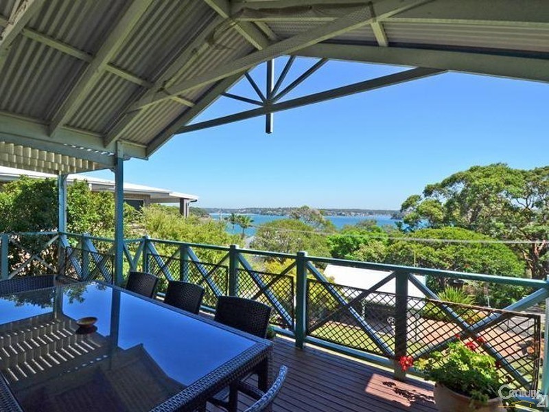 2 The Avenue, Bundeena NSW 2230