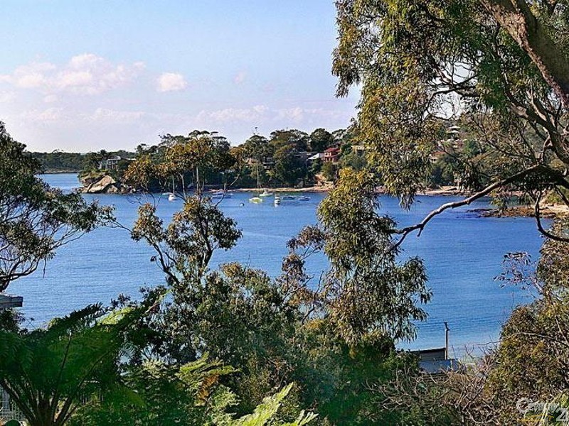 10 SHORT AVENUE, Bundeena NSW 2230