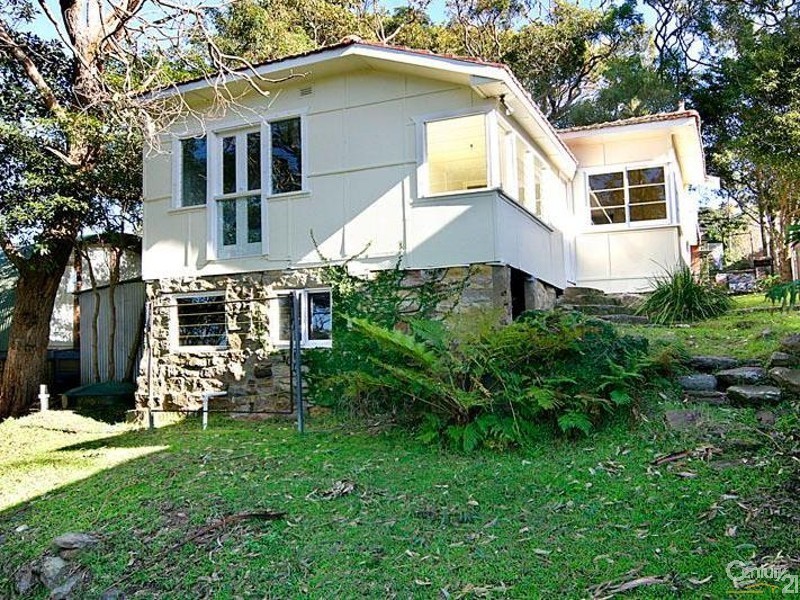 10 SHORT AVENUE, Bundeena NSW 2230