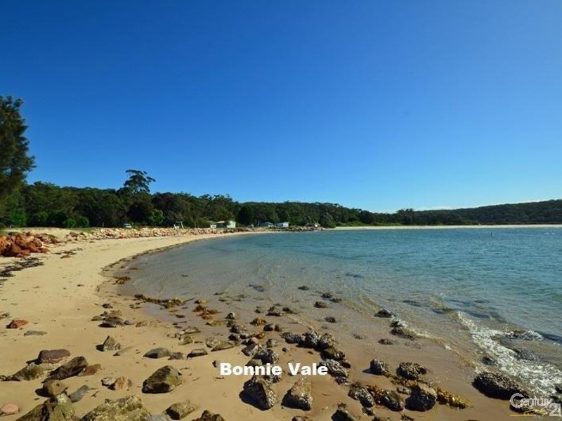 10 SHORT AVENUE, Bundeena NSW 2230