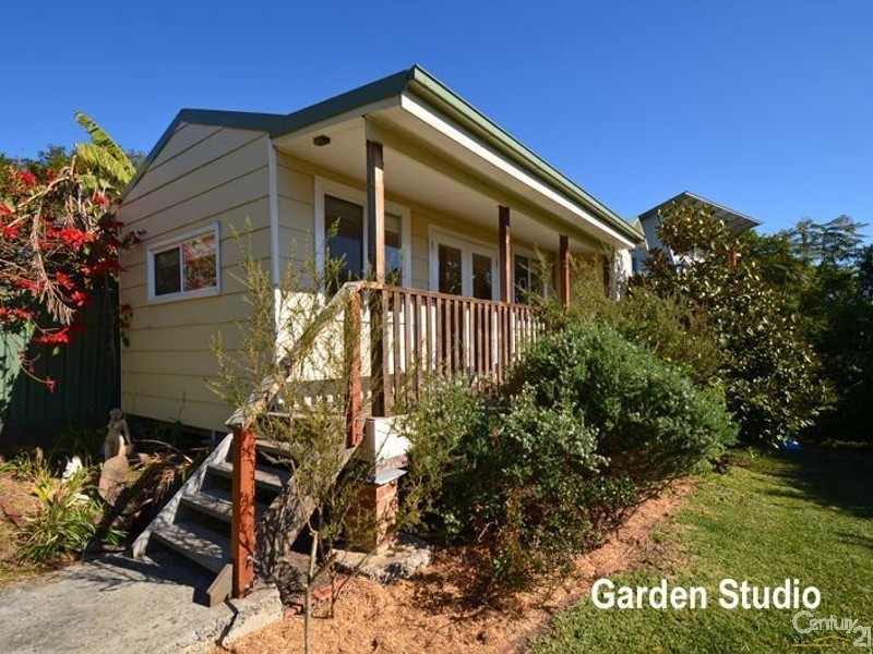 15 BOURNEMOUTH STREET, Bundeena NSW 2230
