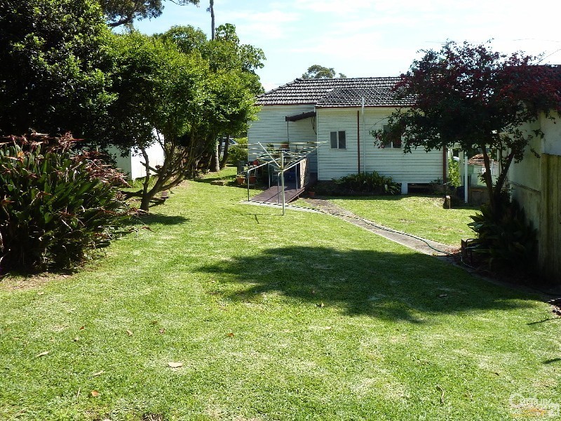 18 LOFTUS STREET, Bundeena NSW 2230