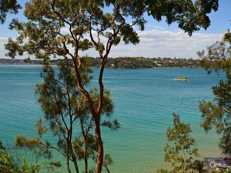 27 CRAMMOND AVENUE, Bundeena NSW 2230