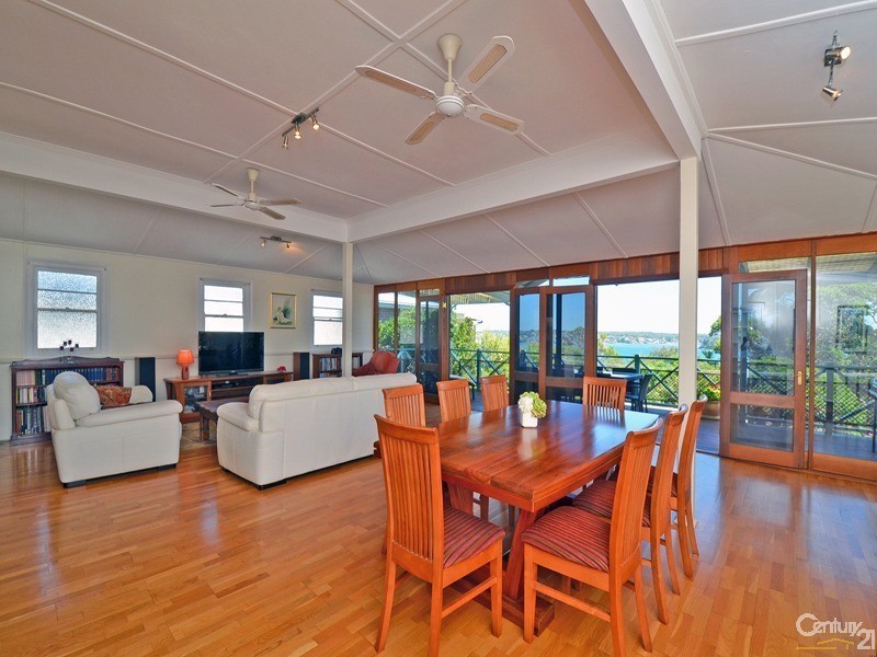 2 THE AVENUE, Bundeena NSW 2230