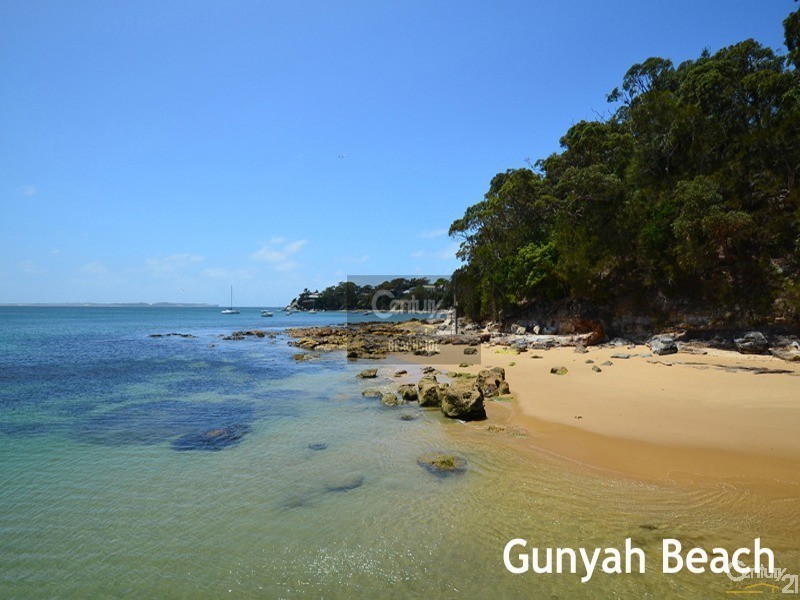 2 THE AVENUE, Bundeena NSW 2230