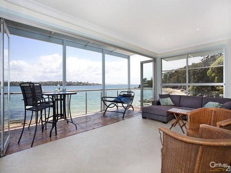 2 BEACH STREET, Bundeena NSW 2230