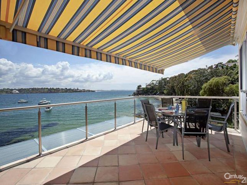 2 BEACH STREET, Bundeena NSW 2230