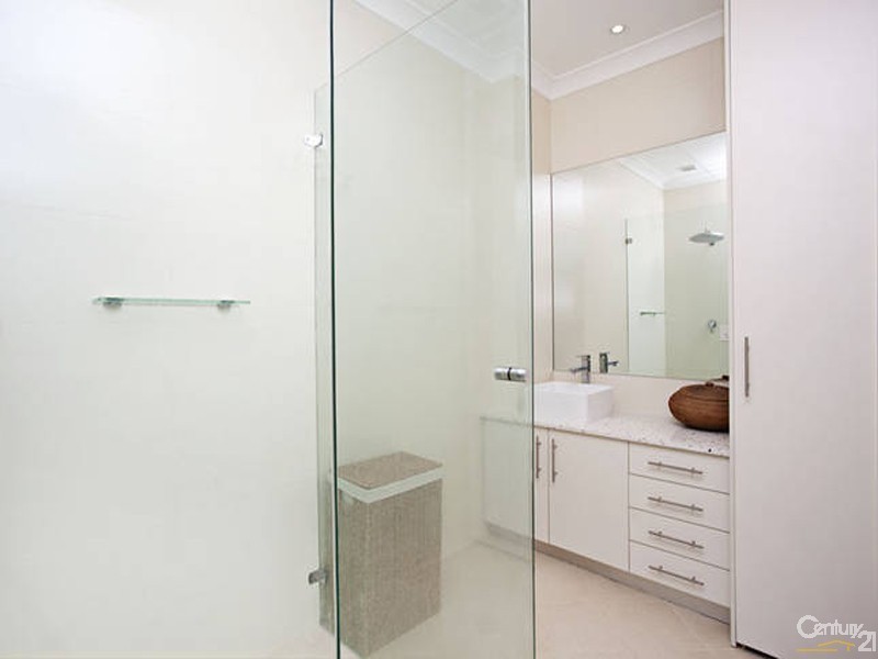 2 BEACH STREET, Bundeena NSW 2230