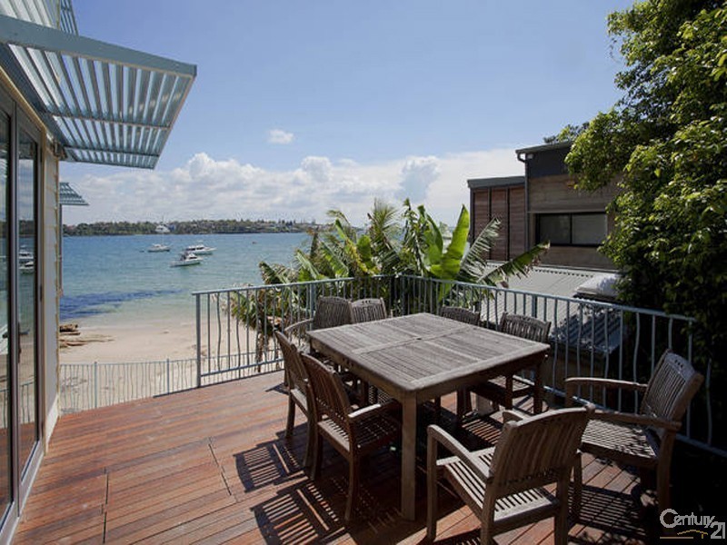 2 BEACH STREET, Bundeena NSW 2230
