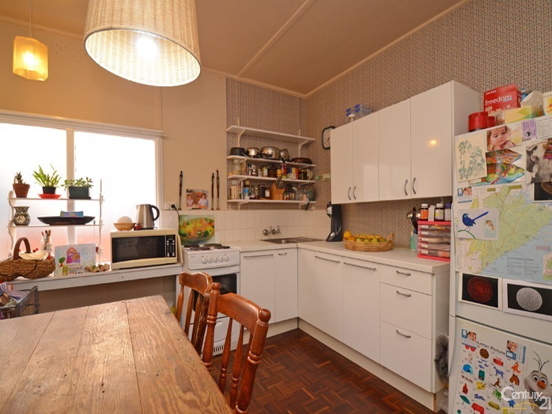 4 CRAMMOND AVENUE, Bundeena NSW 2230