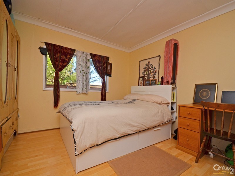 4 CRAMMOND AVENUE, Bundeena NSW 2230